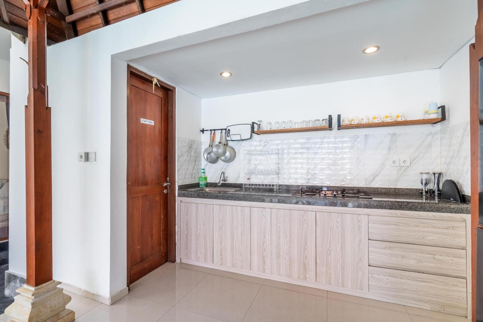 4-Bedroom Pool Villa Near Seminyak Center Екстериор снимка